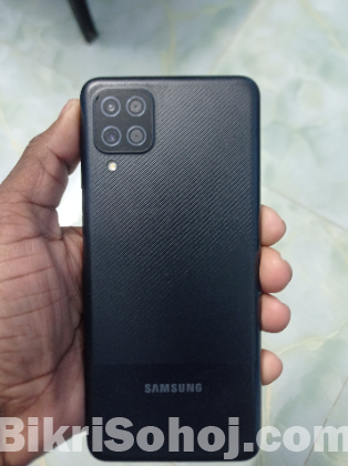 Samsung galaxy M 12